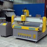 有客户需购一台“1325亚克力广告激光雕刻机真空吸附自动巡边雕刻机”极速联系