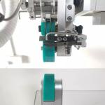 Máy dán seam sản xuất áo mưa