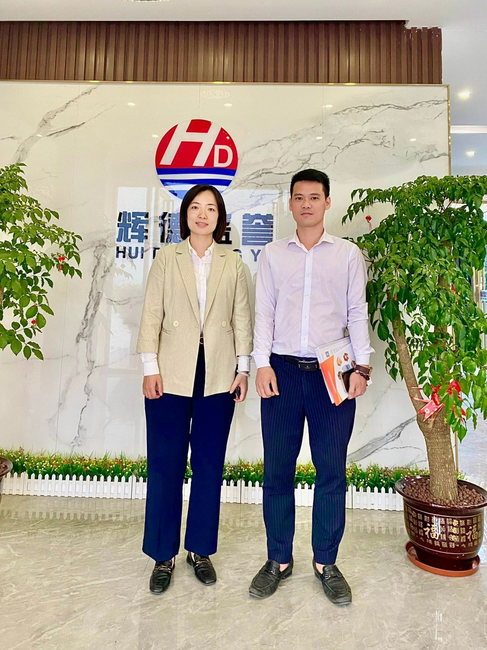 Hân Hạnh Ký Kết Hợp Đồng Giữa Công Ty TNHH Công Nghệ XAVIE Và Công Ty TNHH Máy Uốn Nguội Botou Kaiyite