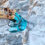 Máy đào rãnh xích đá gắn bánh cưa – bán chạy