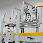 有客户需要购买本台设备“大纸箱气动折两侧盖封箱机全自动封箱机纸箱自动折盖机”请销售者极速联系