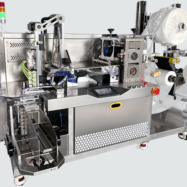 面膜打片机 全自动无纺布面膜滚切折叠一体 面膜生产线机械设备